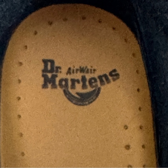 Doc Martens women’s 1460 size 9 boots, black leather, minimal wear - Picture 13 of 16